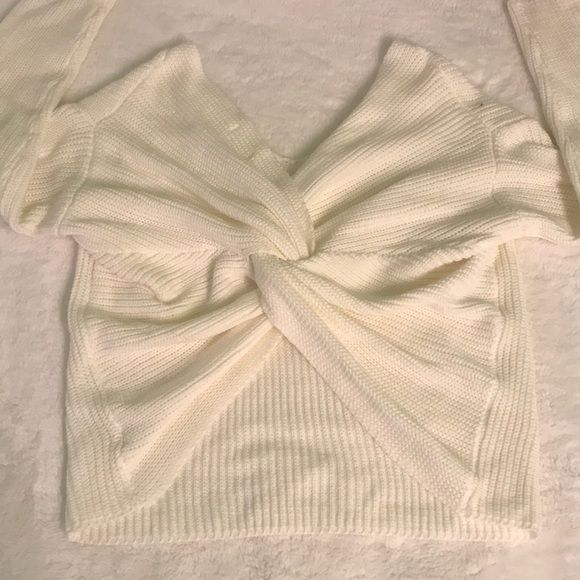 ❄️2 FOR $30❄️ White Knit Sweater - Picture 2 of 2